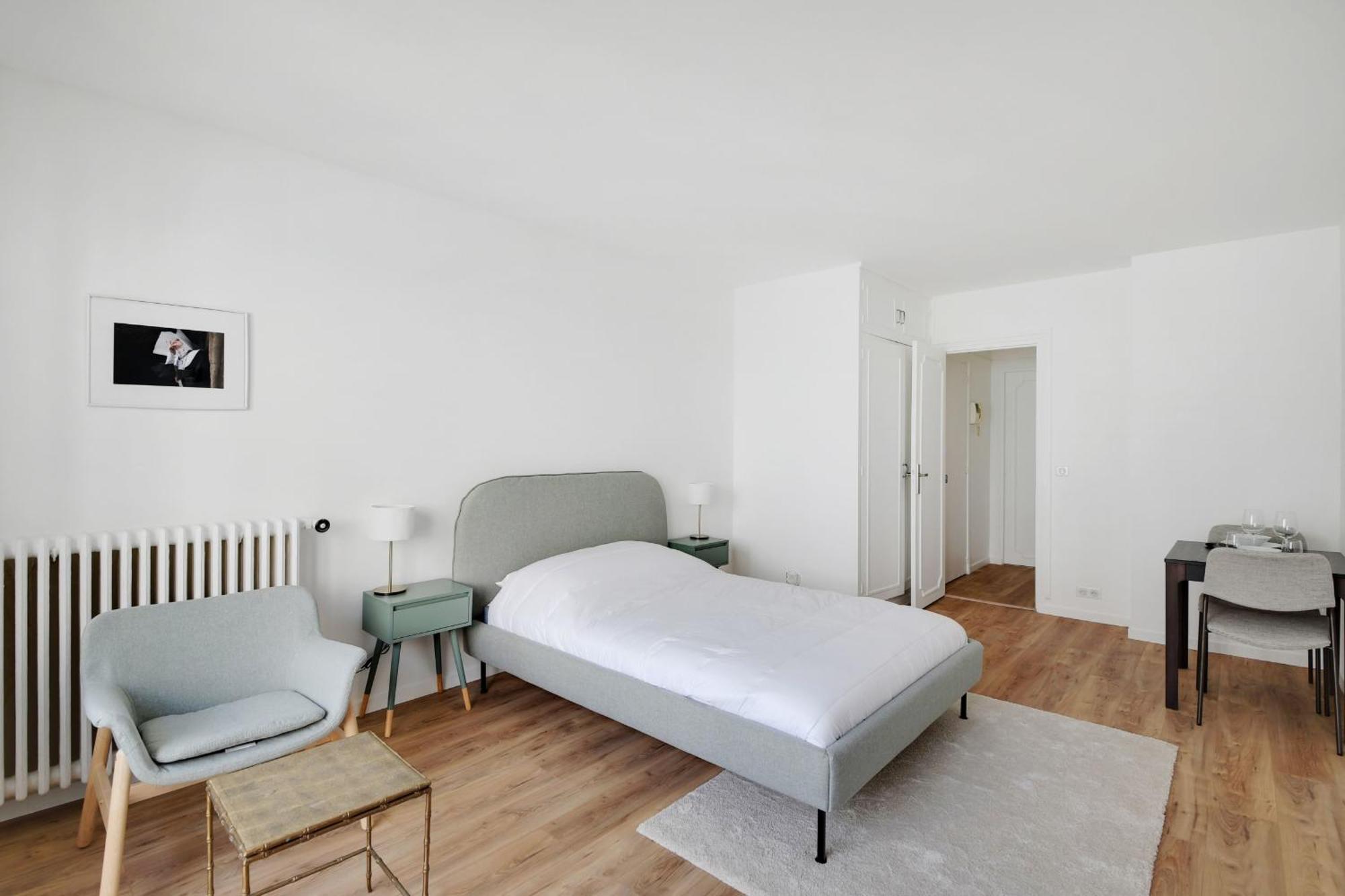 Bright Studio For 2 - Champs-Elysees ปารีส ภายนอก รูปภาพ