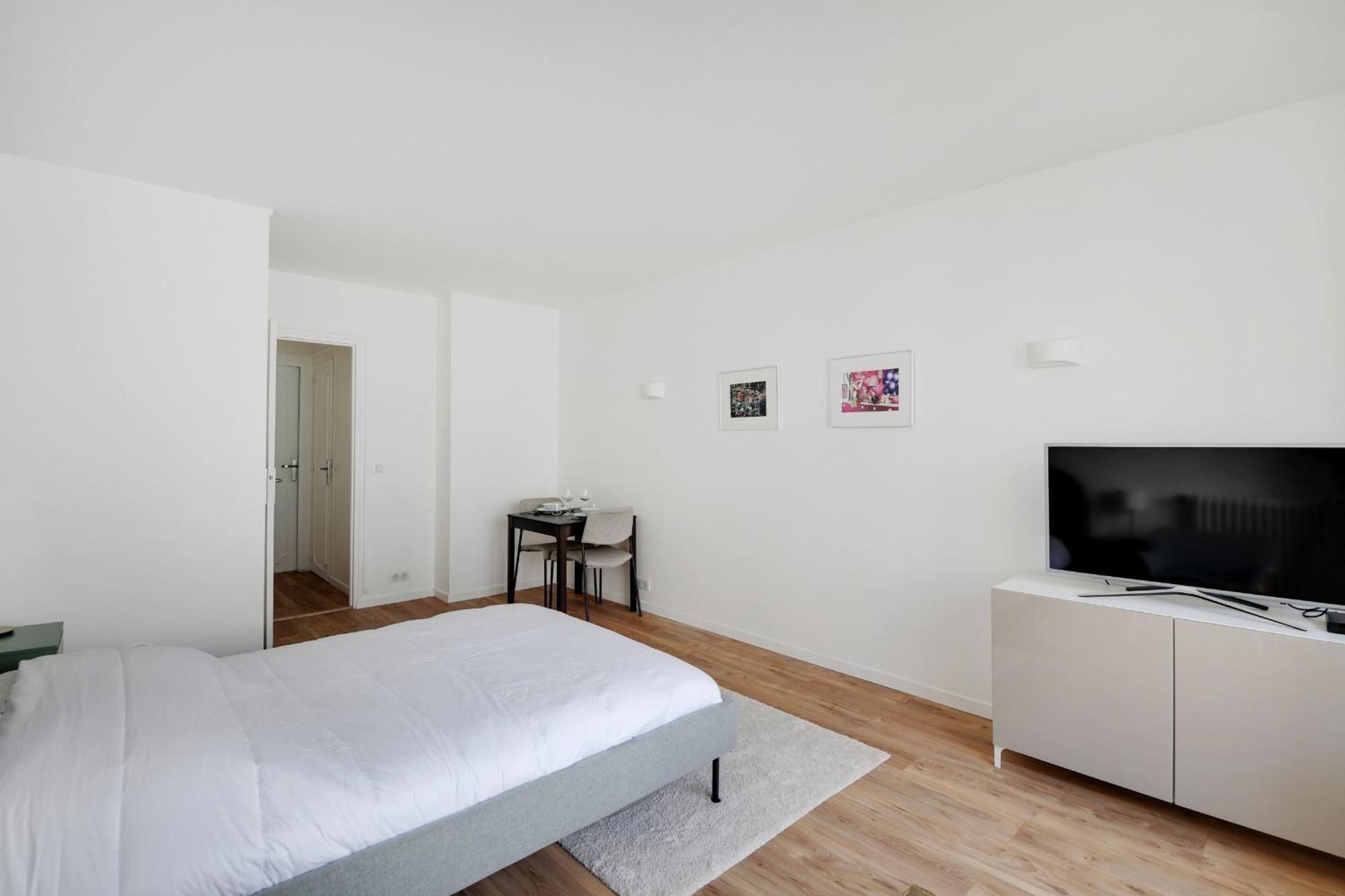 Bright Studio For 2 - Champs-Elysees ปารีส ภายนอก รูปภาพ